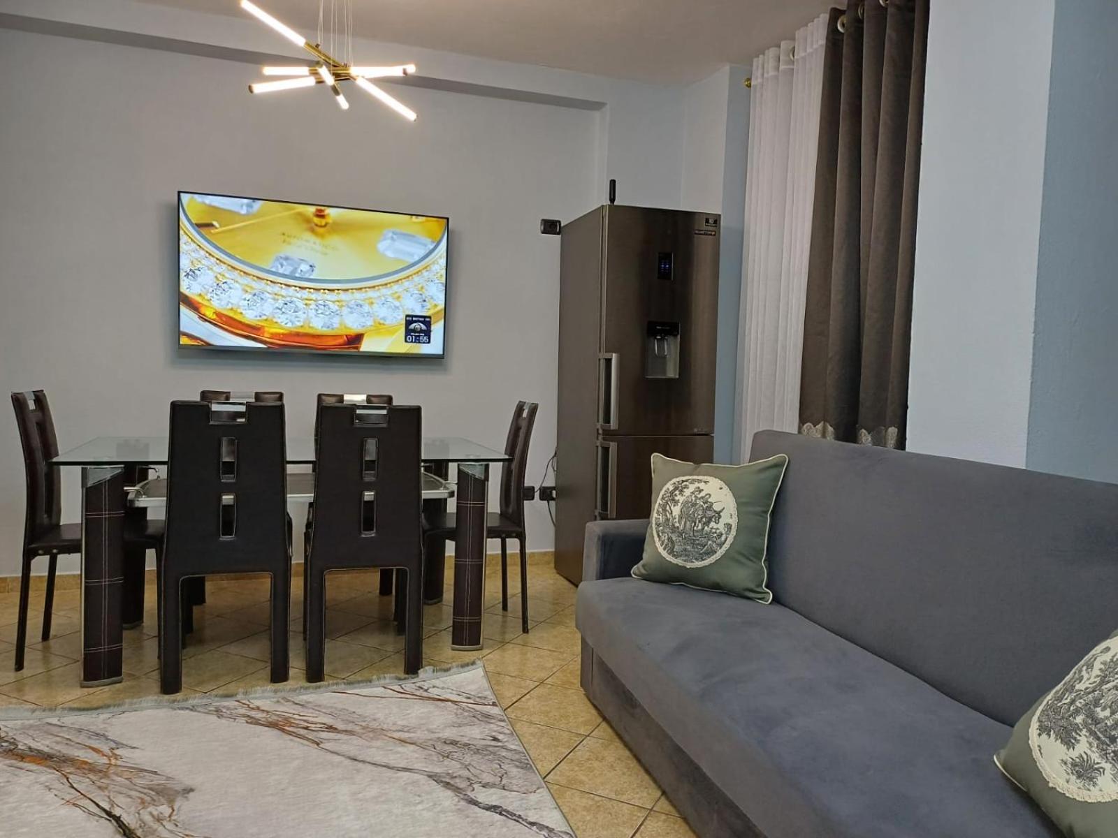 Elda Yellow Palace, Pazari I Ri Apartment Tirana